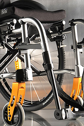 Aktivna invalidska kolica sa sklopivim okvirom